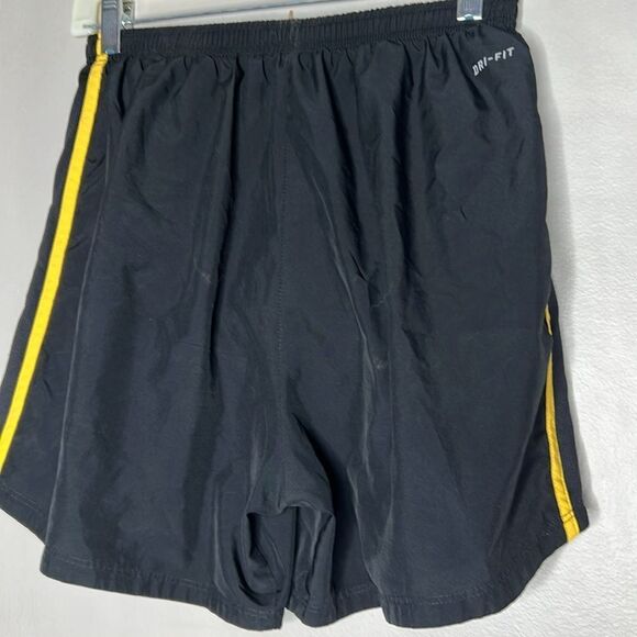 Nike Dri Fit lined running shorts, size medium - Picture 6 of 7